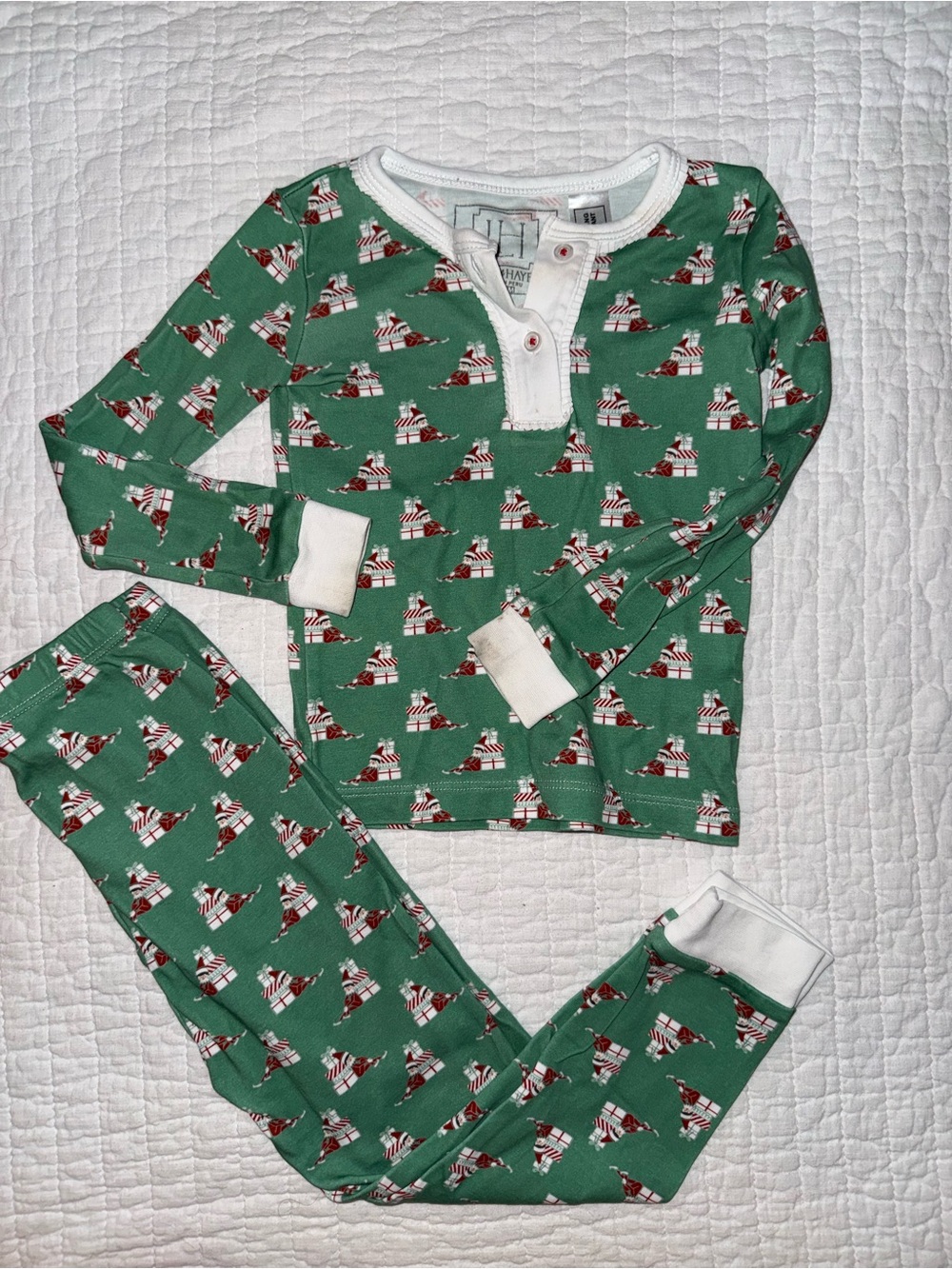 Pristine Lila And Hayes girls’ holiday pajamas (elves)